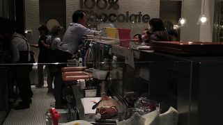 100% Chocolate Cafe.