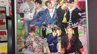 サインが飾ってあって眺めてるだけで楽しかった