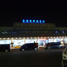 高雄国際空港 (KHH) 