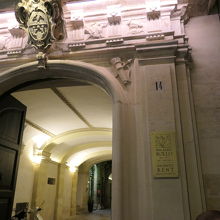 ロッロ宮の入り口
