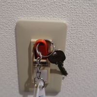 部屋の電源の差込口