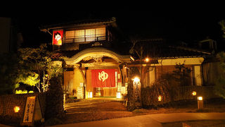 駅前に日帰り温泉あり