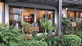 マロンケーキと珈琲を食す。