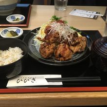 唐揚げはサクサクジューシー