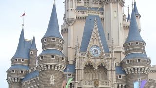 内部も自由に見学できます