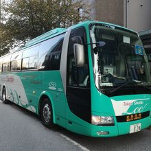 バスの車体はきれいでした