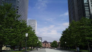 東京駅前