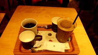 買い物疲れの休憩場所に