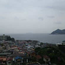 車窓から見る海