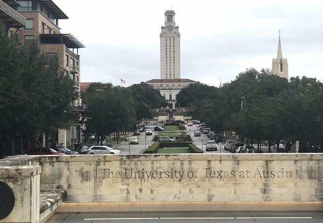 テキサス大学オースティン校