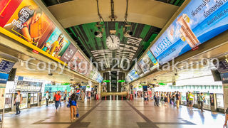 ＢＴＳでは珍しくプラットフォームが二階構造になっています。