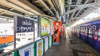 ミシュランのビブグルマンの『Sanguan Sri』へ食事に行った際にプルンチット駅を利用しました。