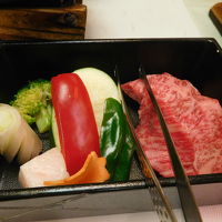 夕食メインは山形牛の陶板焼き