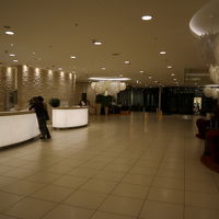 広々としたフロント