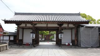 東寺の北側の入口