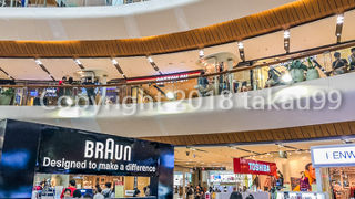 ＭＲＴのパホンヨーティン駅近くのショッピングモールです。