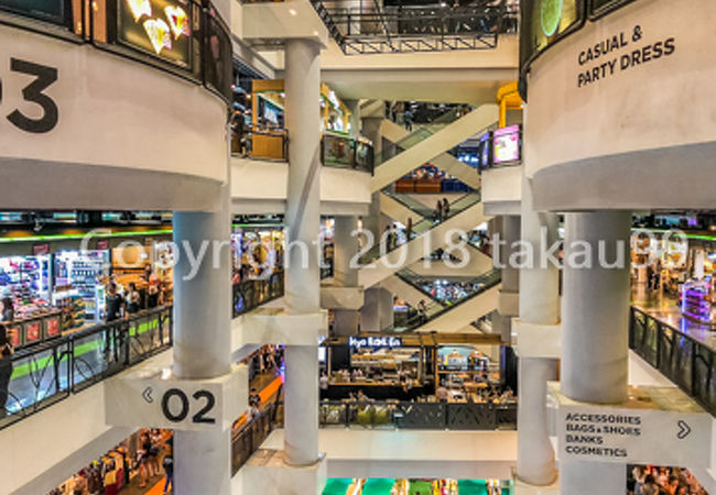 若い子向けのチープなファストファッション的なものが多いです。