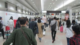 警備員の数が多い