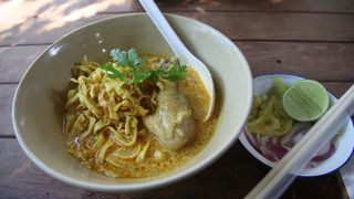 洗練されたイマドキのカオソーイ店