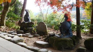 立石寺は「閑かさや岩にしみ入る蝉の声」の詠まれた場所。