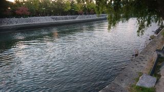 原爆ドームのそばを流れる川