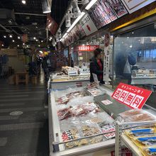 新鮮なお刺身をつまみに飲めます