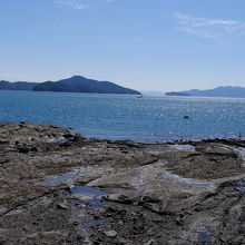 目の前は海