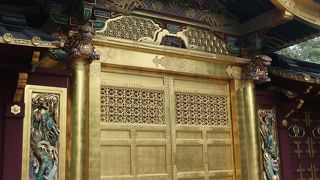 日光程ではないが煌びやか