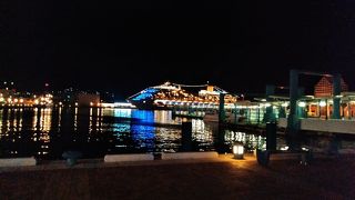 夜の港のショッピングモール　させぼ五番街