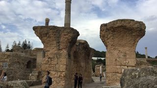 敷地は広く土台や煙突が残っていました