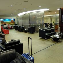 SAAラウンジ内部の一画。早朝はお客さんが少なくて静か。