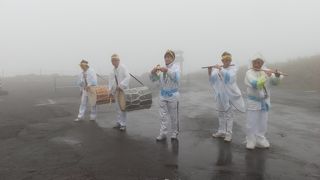 「天空へと続く69のカーブ」を下ってきました