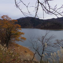 九頭竜湖