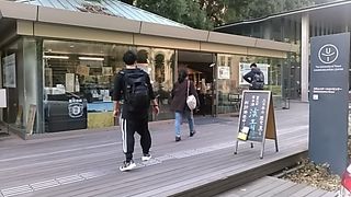 (東大コミュニケーションセンター)研究成果を活用した商品や、UTokyoマークを配したオフィシャルグッズを販売しています