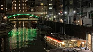 橋そのものより、橋から見える風情ある風景が人気の橋です。