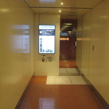 シャワールーム　2階到着ロビー (羽シャワールーム　2階到着