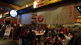 行列必須の美味しいラーメン店