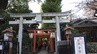こじんまりした神社