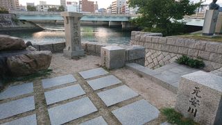 T字型のユニークな橋