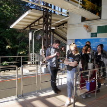 榧谷での乗り換えは15分程度待ち