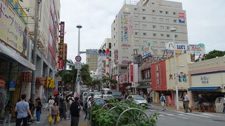そぞろ歩きが楽しい那覇の繁華街