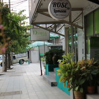 外観が目立たないので、よく看板を探してください。