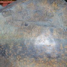 台座の蓮、複製です