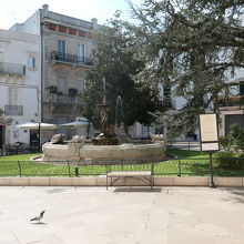 旧市街の中の小さな広場です