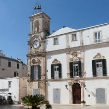 大学宮殿の時計塔