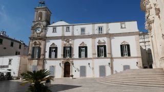 宮殿のような大学、ウニヴェルシータ宮殿