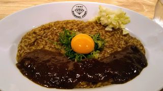 「ダイヤモンドカリー」の名物メニュー「まぜカレー」