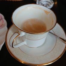 ロイヤルミルクティーとモーニングサービス、美味しかったです。