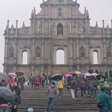 ここから見上げる聖ポール天主堂はすてき