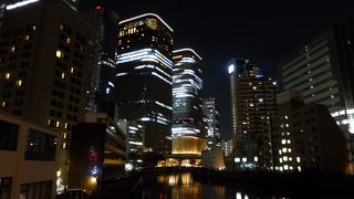 ひときわ目立つツインタワー